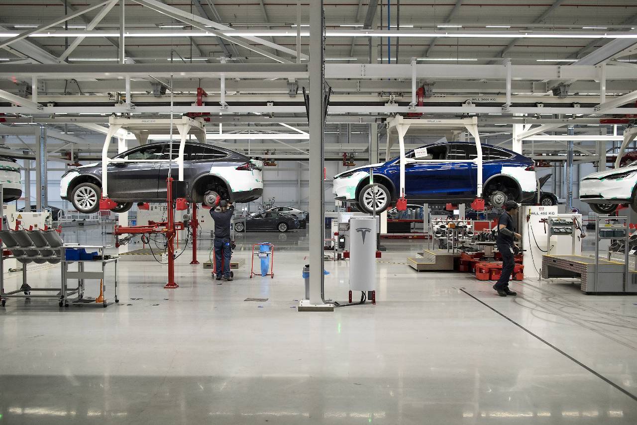 In Tilburg, dat ook interesse heeft in een batterijfabriek van Tesla, produceert het Amerikaanse bedrijf al elektrische auto's. (Foto: Jasper Juinen/Bloomberg)